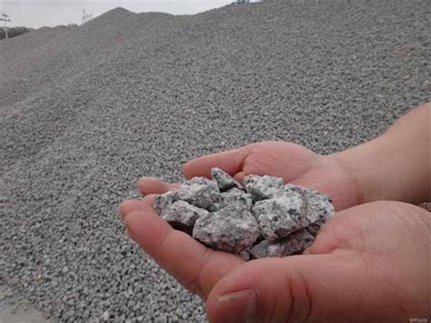 Quartziferous Aggregates ve Uzun Ömürlü Beton Yapıların Gizli Kahramanı: Kuvars Kumunun Gücü!